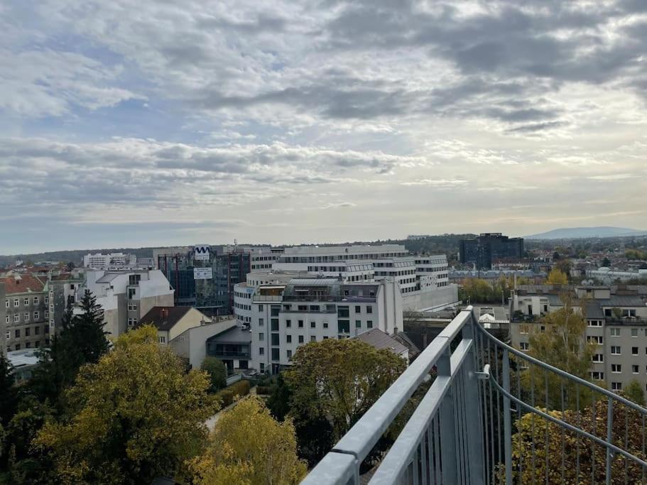 Rooftop Terrace- Panoramablick Ueber * Vienne